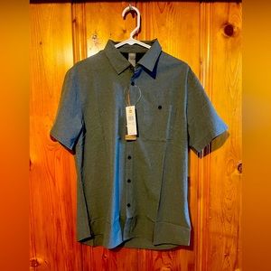 NWT Quiksilver Waterman Collection Mens S comfort Fit Black Button Up Shirt